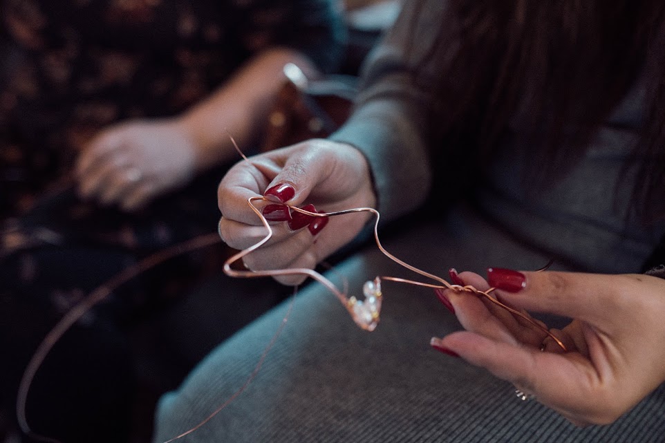 Po odpolední bohoslužbě jsme si mohli vyrobit kometu, popívadat se známými i neznámými a navodit vánoční atmosféru.